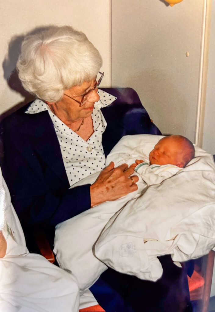 Emil Stender sammen med mormor, Edel Stender