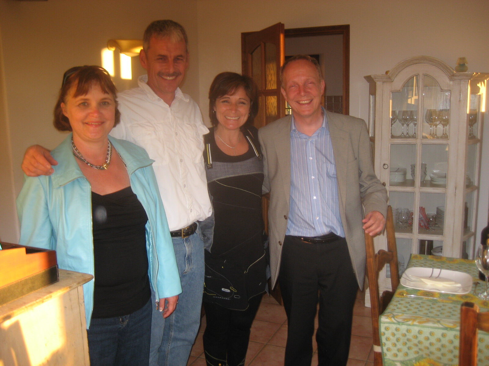 Foto: Vivi Stender, Keld Bisgaard, Nathalie Bisgaard og Per Palmkvist Knudsen til Kelds 50 års førdselsdag holdt lige syd for Grasse i Sydfrankrig